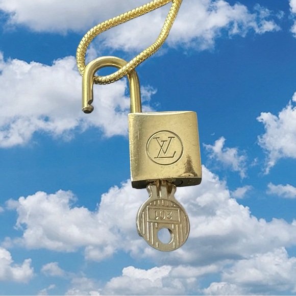 #201 Authentic Louis Vuitton Lock and Key with Unbranded Chain Series 200’s - Picture 7 of 12